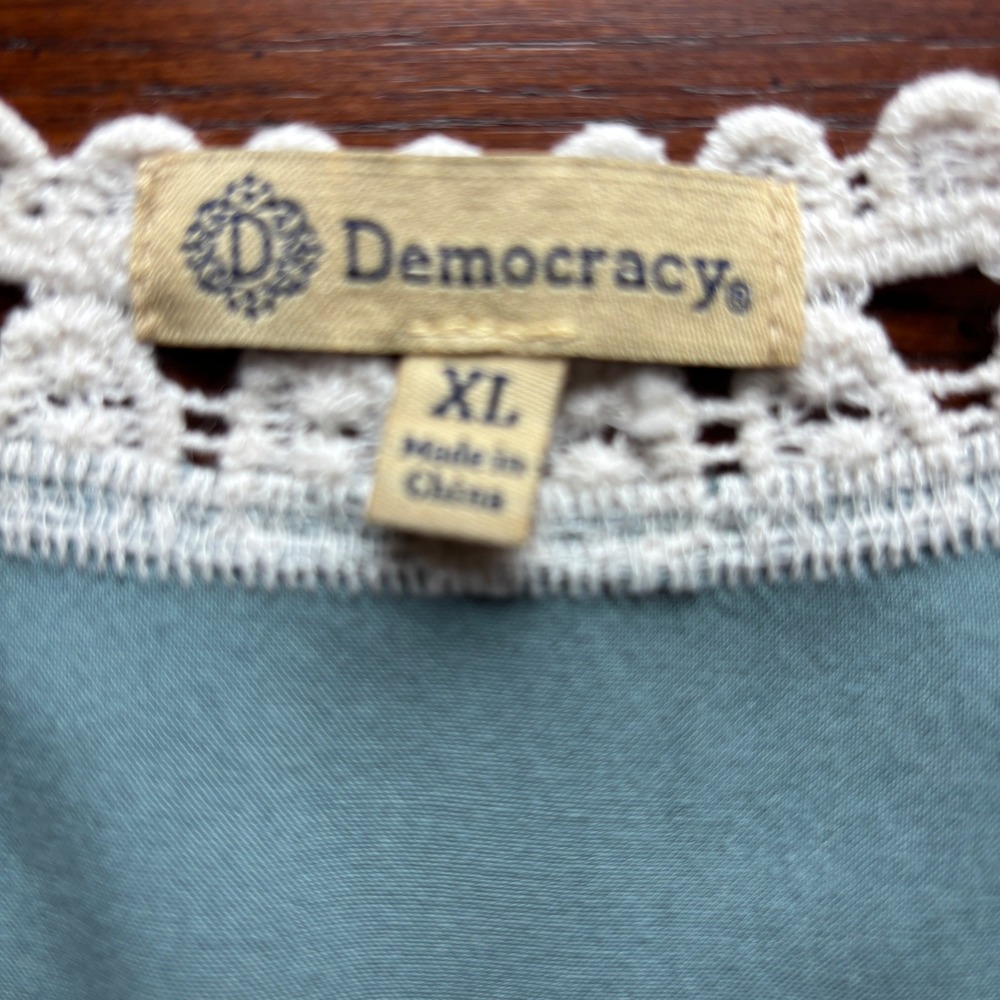Democracy Boho Cottagecore Green Embroidered Lace Trim V-Neck Bell Sleeve Top XL - Picture 8 of 13